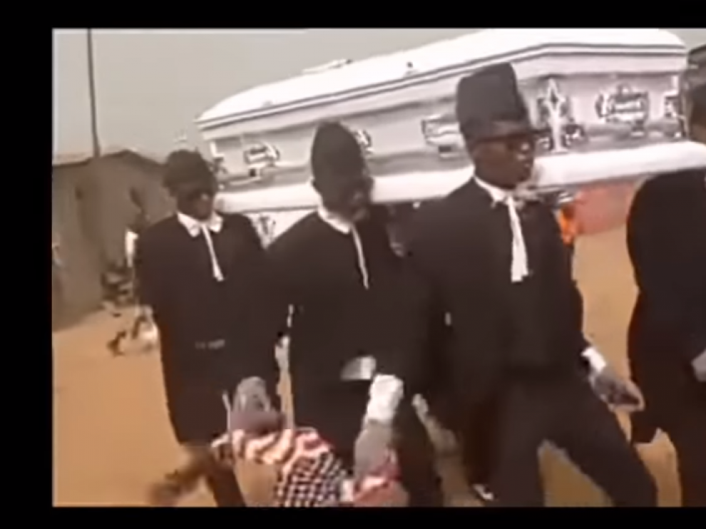 ¿Qué hay detrás del 'meme' de los africanos bailando con un ataúd que arrasa en internet?