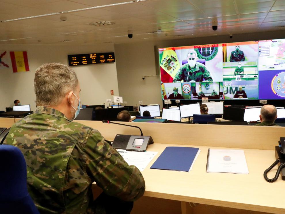 El Rey expresa su "apoyo, gratitud y orgullo" al Ejército por su colaboración
