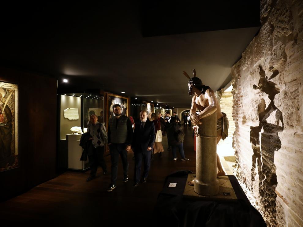 Imagen de la exposición de patrimonio cofrade del Alma Mater.