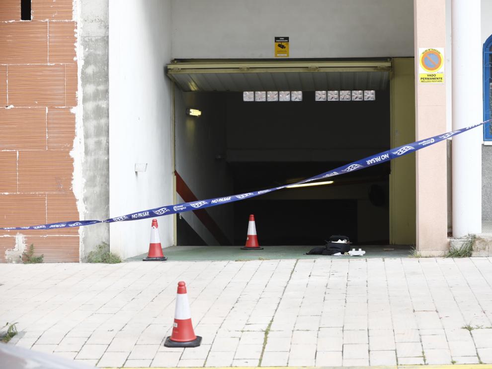 El ataque ha tenido lugar en la calle de Mainar y la Policía busca a su autor.
