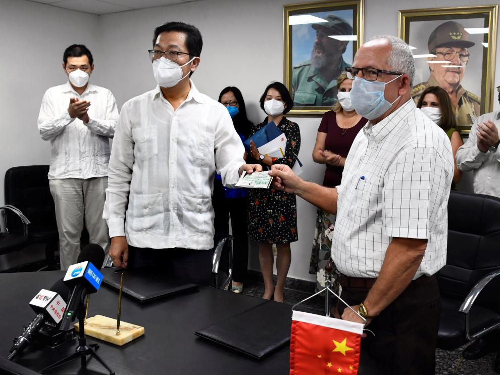 China dona a Cuba 200.000 dólares y material de salud para tratar el COVID-19