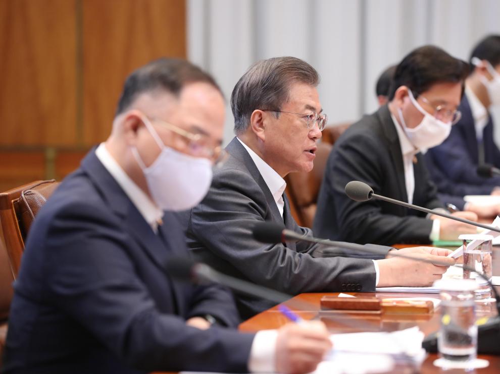 Emergency economic meeting amid coronavirus pandemic, in South Korea