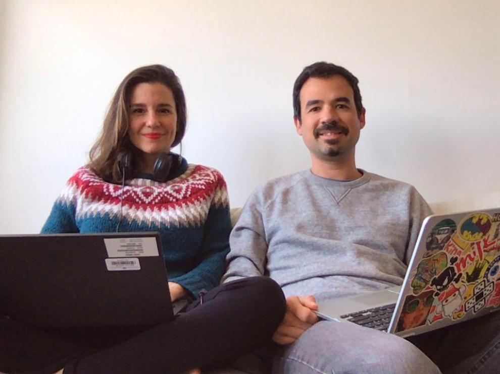 Los zaragozanos Diego Castán y Conchi Gil durante su confinamiento en su casa de Nueva York.