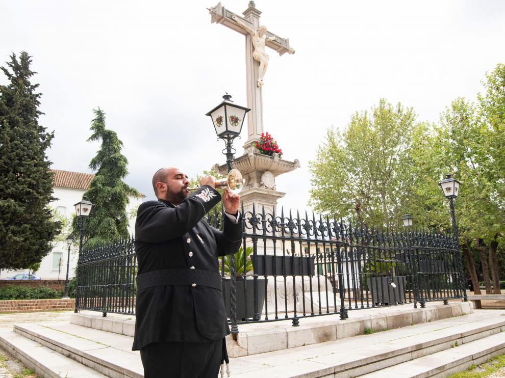 Granada adapta pero mantiene el ruego de tres gracias a Cristo de los Favores