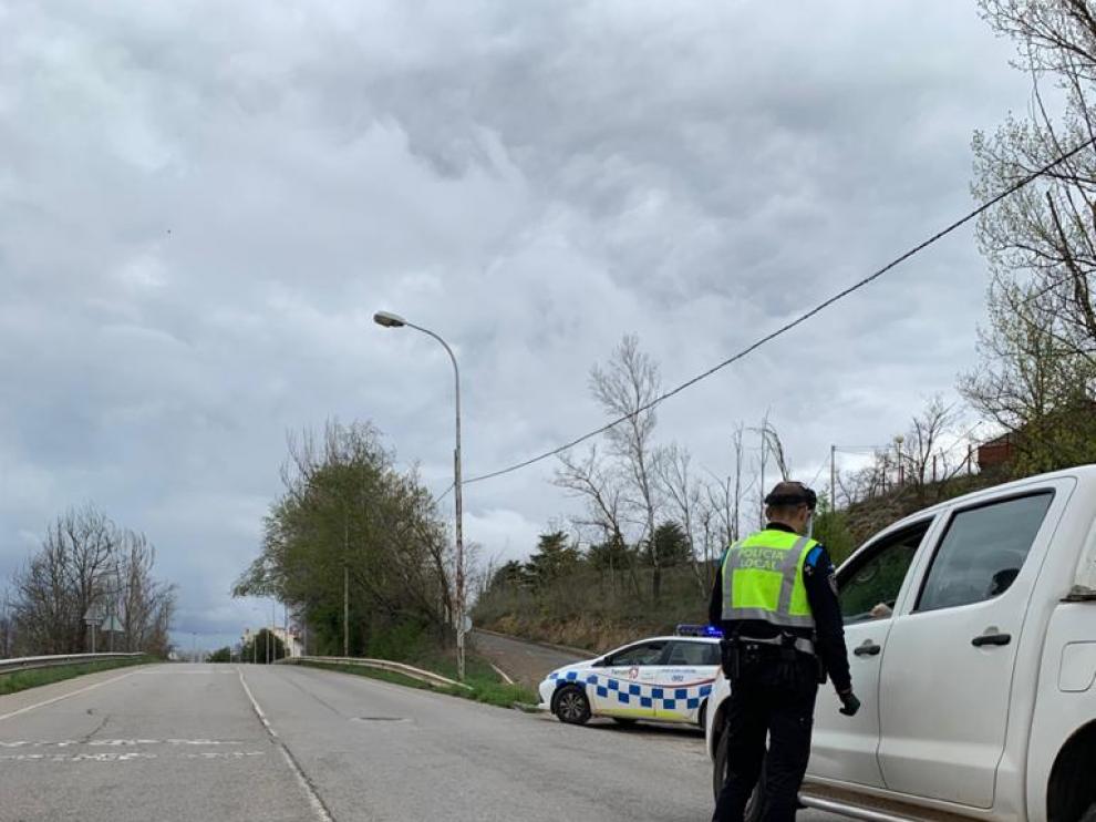 Control policial en Teruel para impedir salidas campestres.