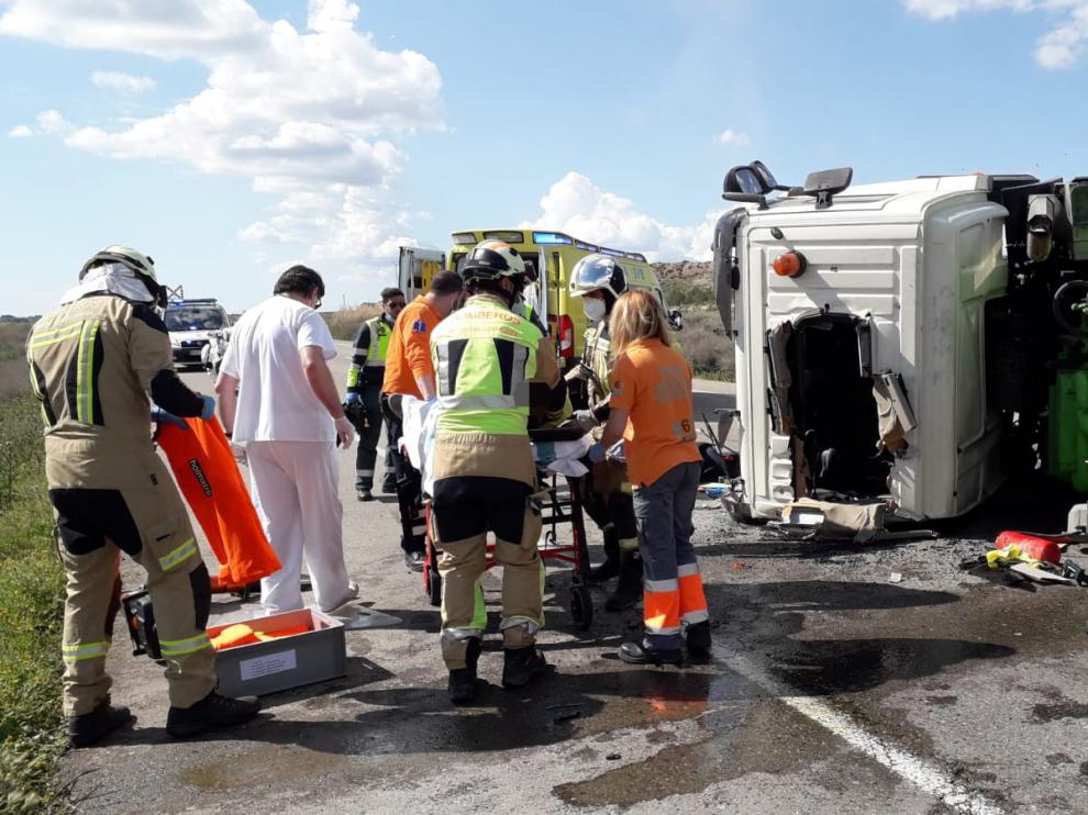 Herido un camionero en un accidente en la carretera N-II, a la altura de Pina de Ebro