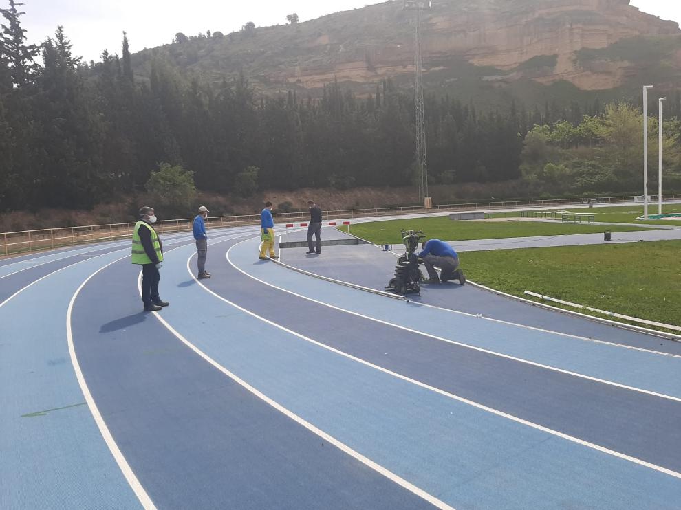 Inician las obras en la pista de atletismo de Monzón