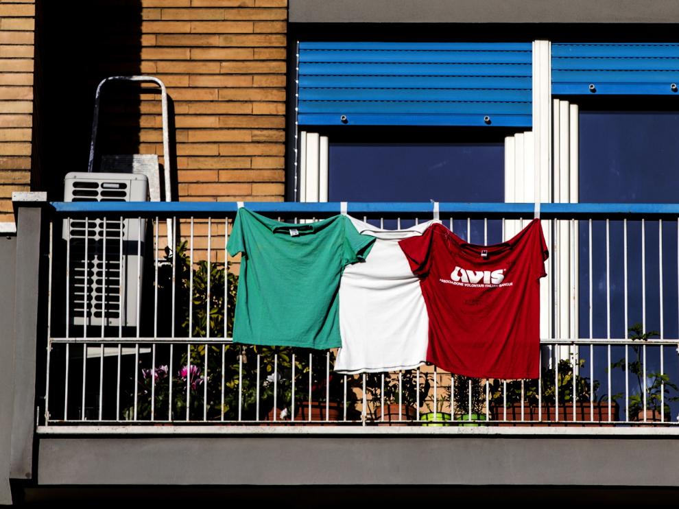 Imagen de un balcón en Roma (Italia).