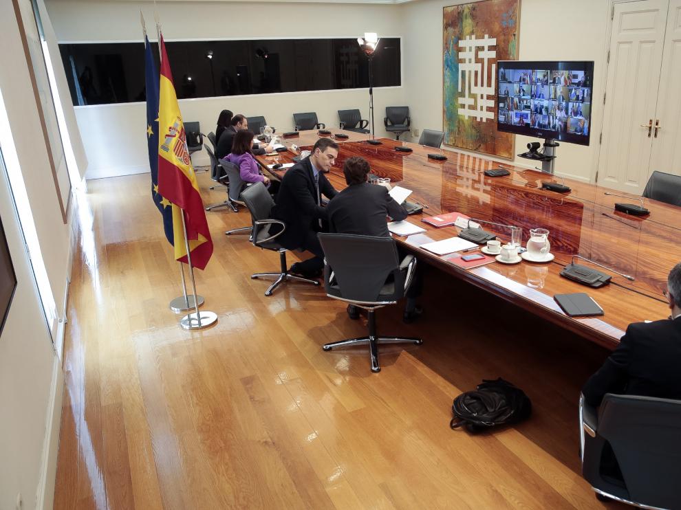 Videoconferencia del Gobierno con los presidentes autonómicos.