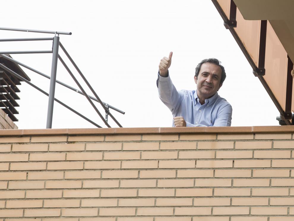 El decano de la facultad de Derecho de la Universidad de Zaragoza, Javier López, se recupera en su casa.