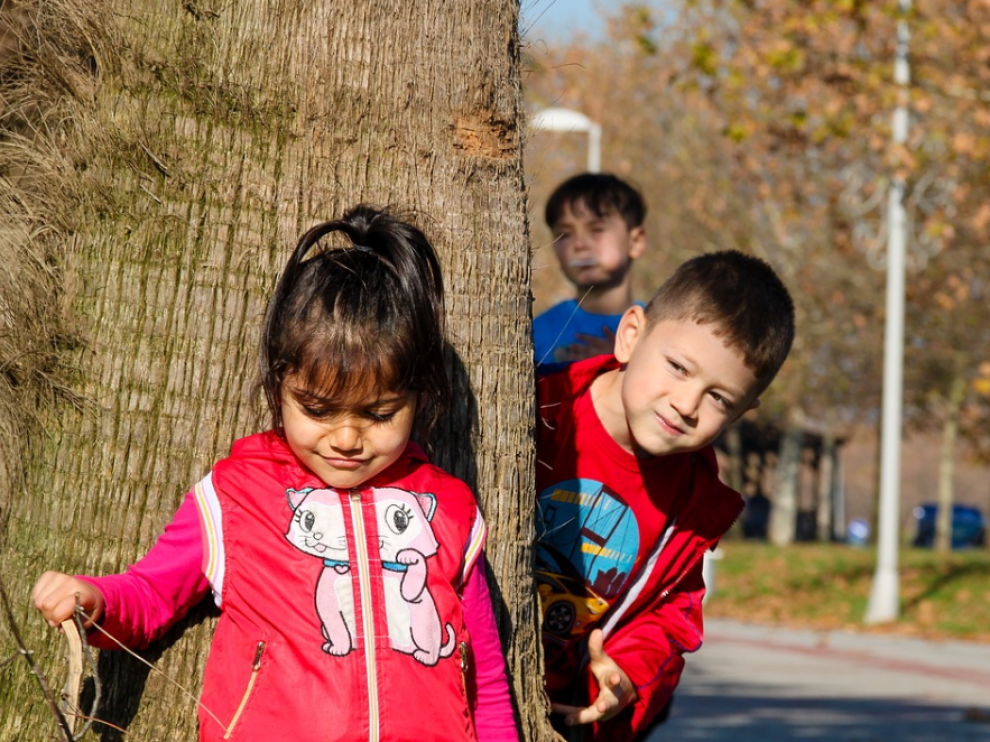 Niños jugando, imagen de archivo.