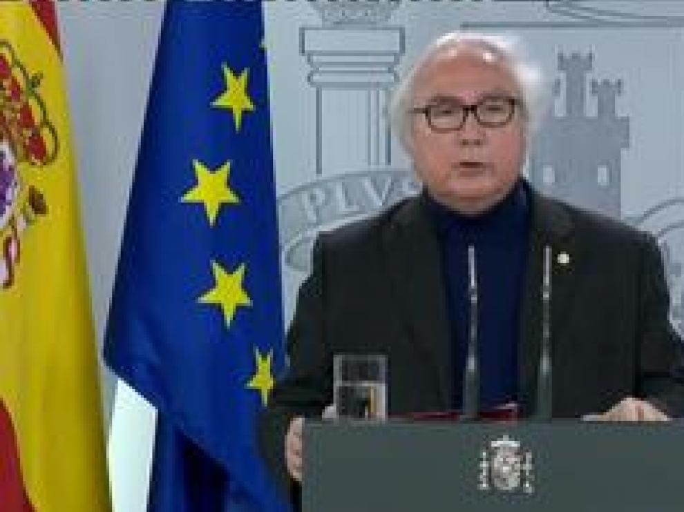 El ministro se opone al aprobado general: “Sería injusto”