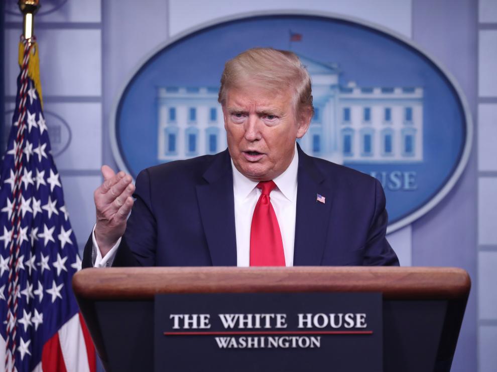 April 22, 2020 - Washington, DC USA: US President Donald J. Trump is joined by members of the Coronavirus Task Force to deliver remarks on the COVID-19 pandemic in the James S. Brady Press Briefing Room of the White House in Washington, DC, USA, 22 April 2020. (CONTACTO)22/04/2020 ONLY FOR USE IN SPAIN [[[EP]]] April 22, 2020 - Washington, DC USA: US President Donald J. Trump is joined by members of the Coronavirus Task Force to deliver remarks on the COVID-19 pandemic in the James S. Brady Press Briefing Room of the White House in Washington, DC, USA, 22 April