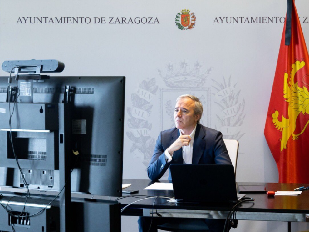 Jorge Azcón en la reunión telemática con Salvador Illa.