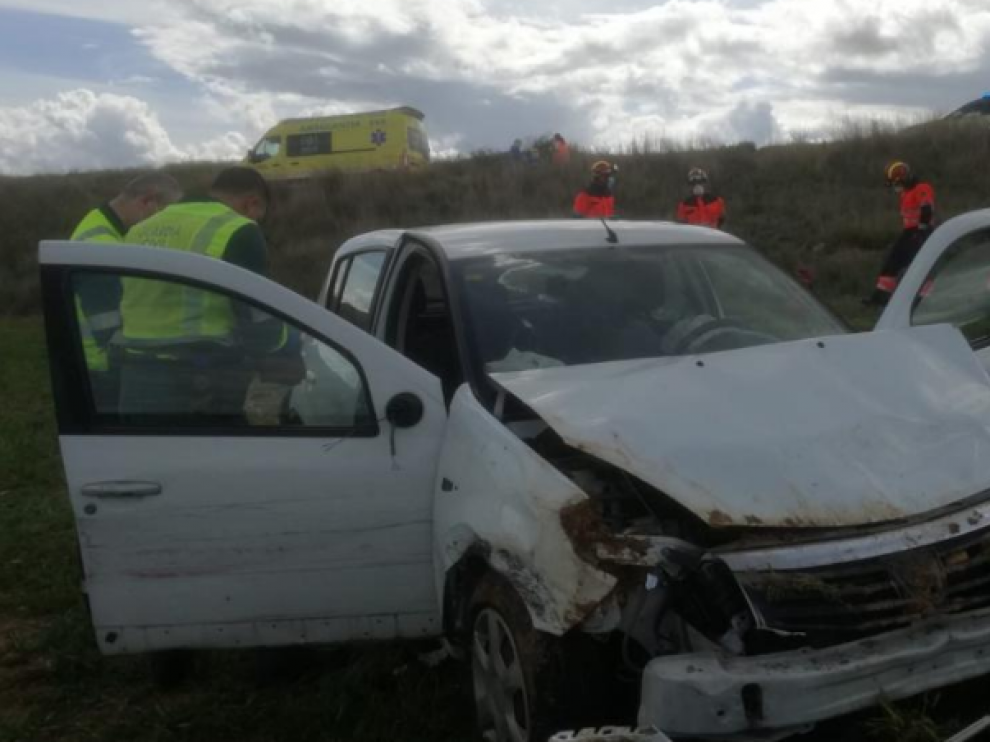 Muere un hombre de 80 años al salirse de la carretera su coche entre Alfambra y Santa Eulalia