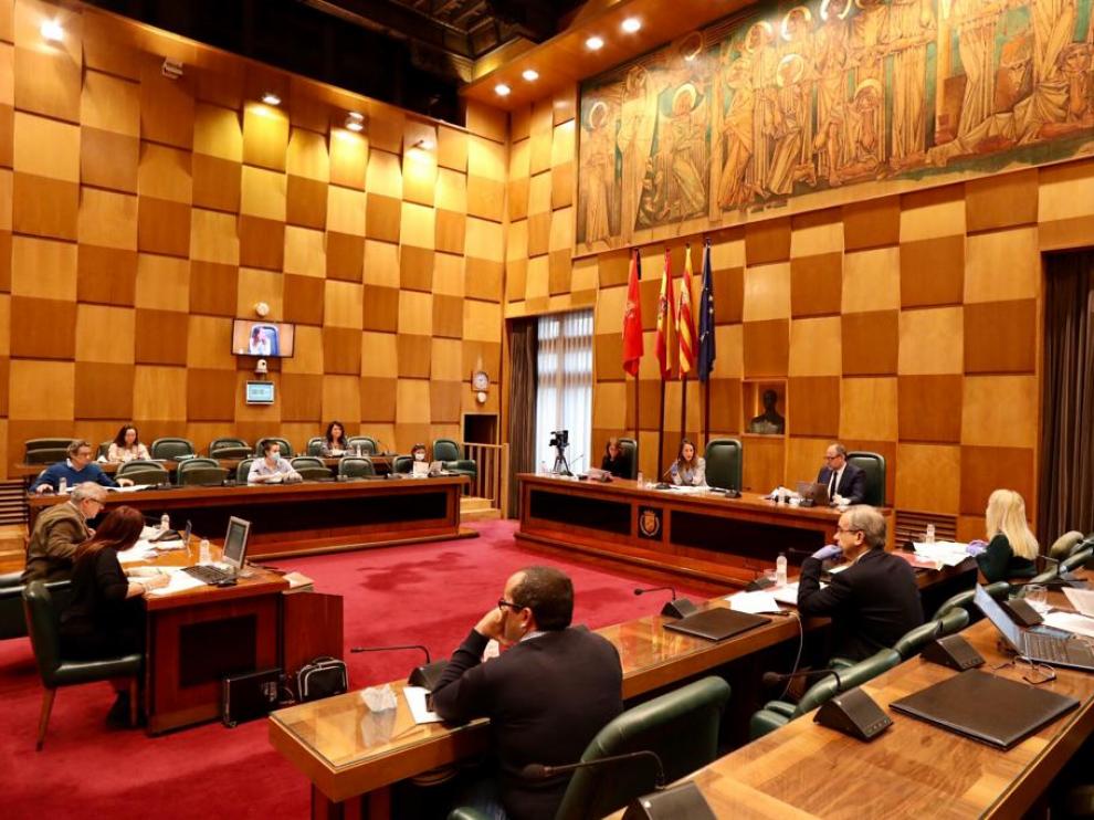 La comisión de Hacienda se celebró, como ya es habitual, con medidas especiales de protección