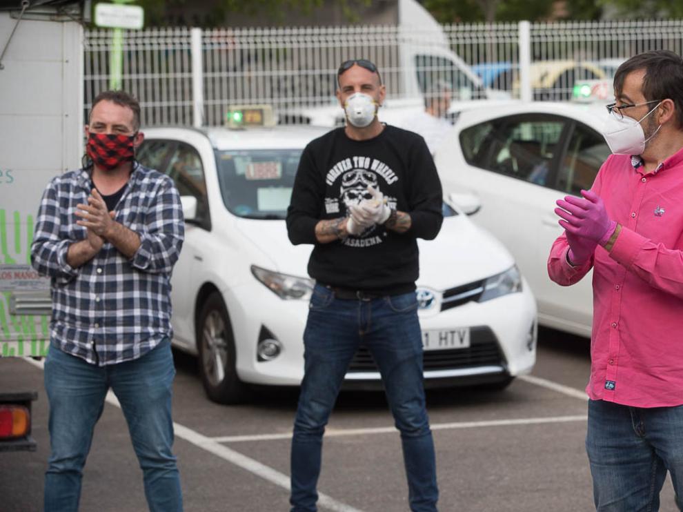 Los taxistas de Zaragoza dedican el aplauso de las 20.00 a Atades