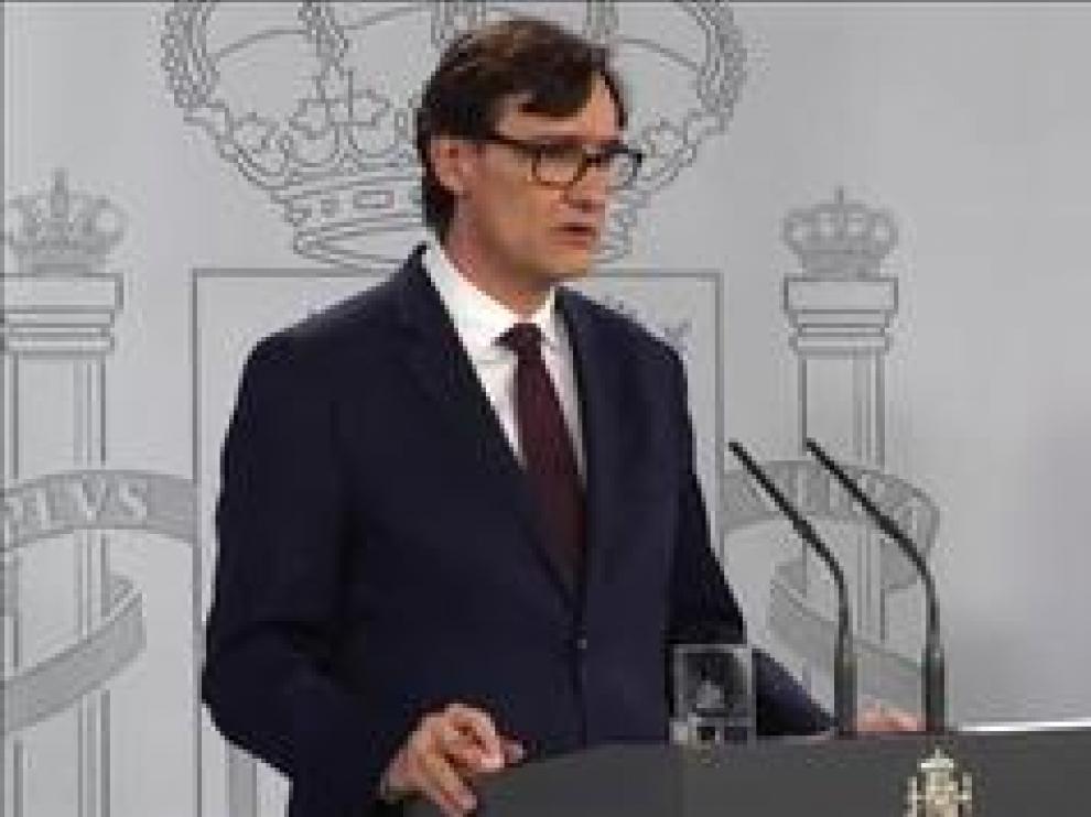 La OCDE situó ayer a España como el octavo país del mundo con más test realizados. Pero era un error. España facilitó datos que incluían tanto pruebas PCR como test rápidos. Y, en cambio, el resto de países sólo tienen contabilizados las PCR. Contado sólo PCR, la cifra de España bajaba a los 22'3 test por 1.000 habitantes; de la octava a la decimoséptima posición, por detrás de Alemania y rozando la media.
