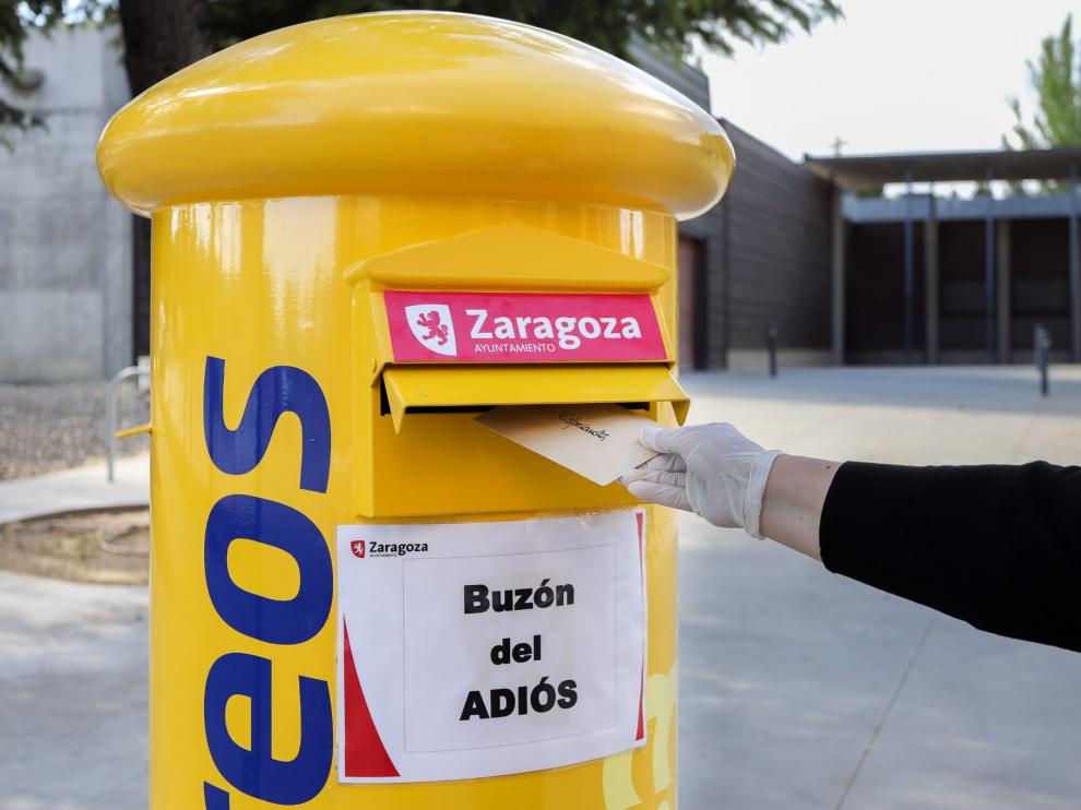 El 'Buzón del Adiós' está ubicado en la zona del Tanatorio del cementerio de Torrero.