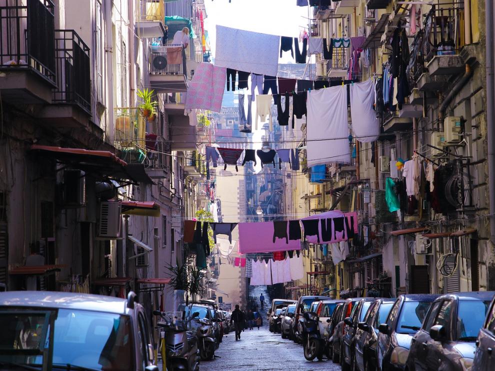 Foto de archivo de una calle de Nápolese una calle de Nápoles