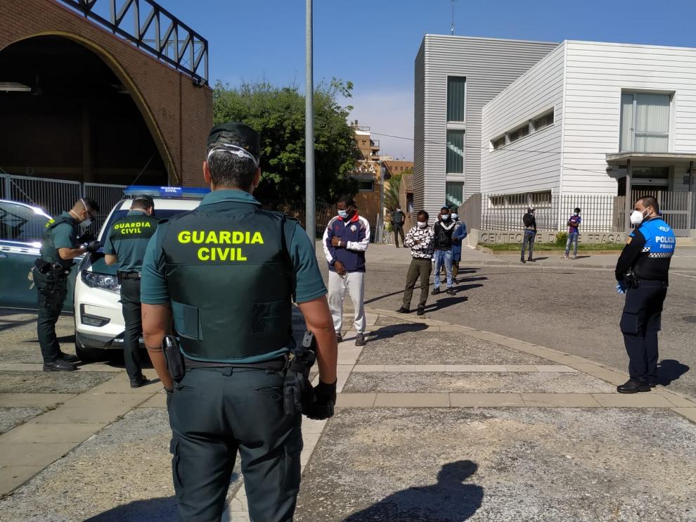 Guardia Civil y Policía Local llevaron a cabo este viernes una operación conjunta en la zona de la estación de autobuses de Fraga