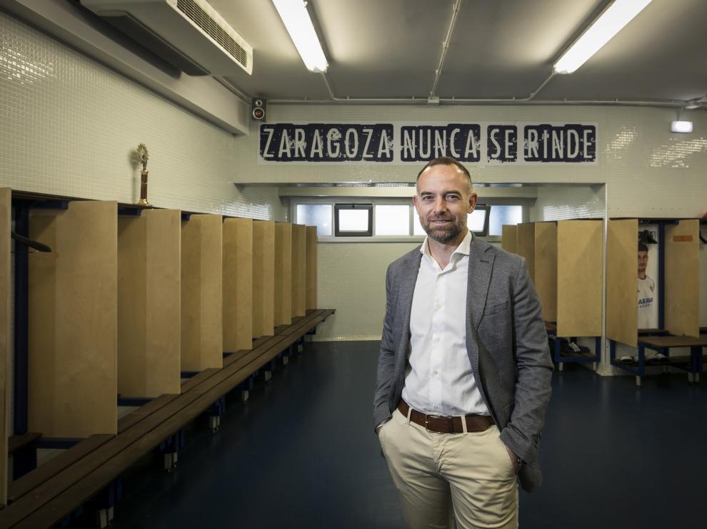 Christian Lapetra, presidente del Real Zaragoza, en el vestuario de La Romareda.