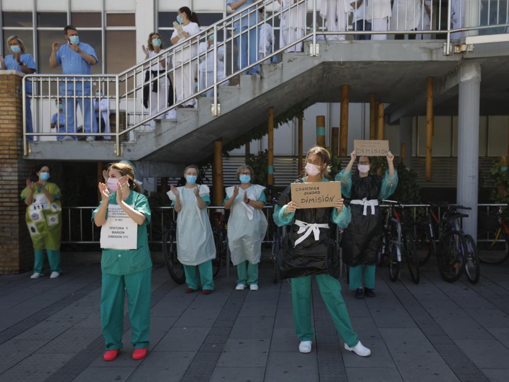 Minuto de silencio en el Hospital Miguel Servet