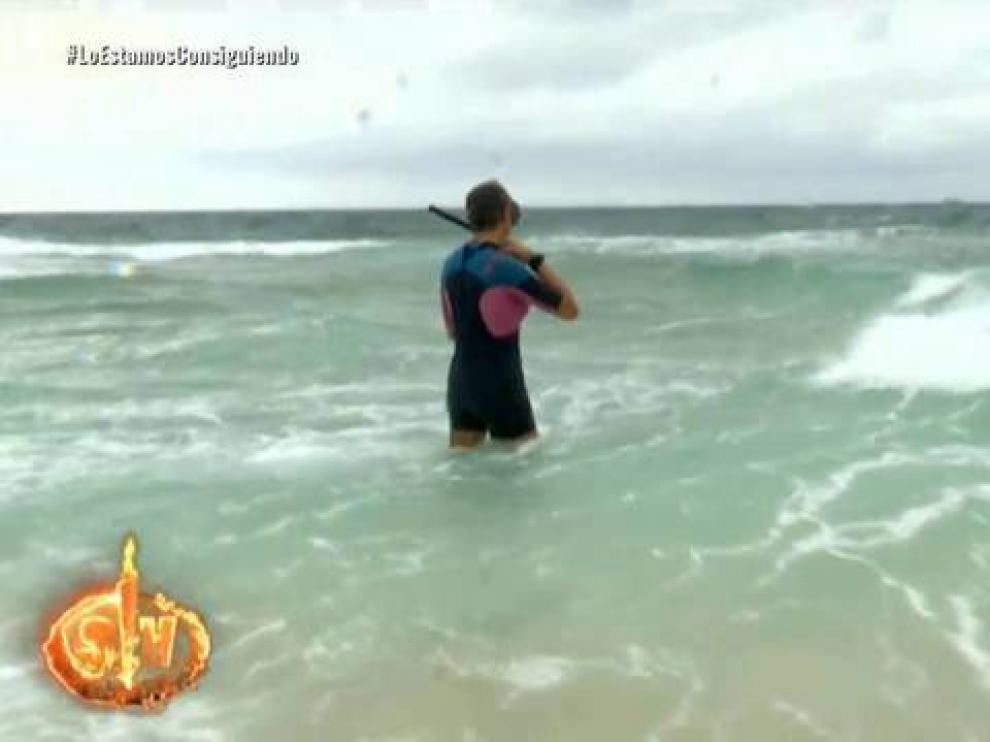 Ana María Aldón, desafiando a las olas en Supervivientes 2020.