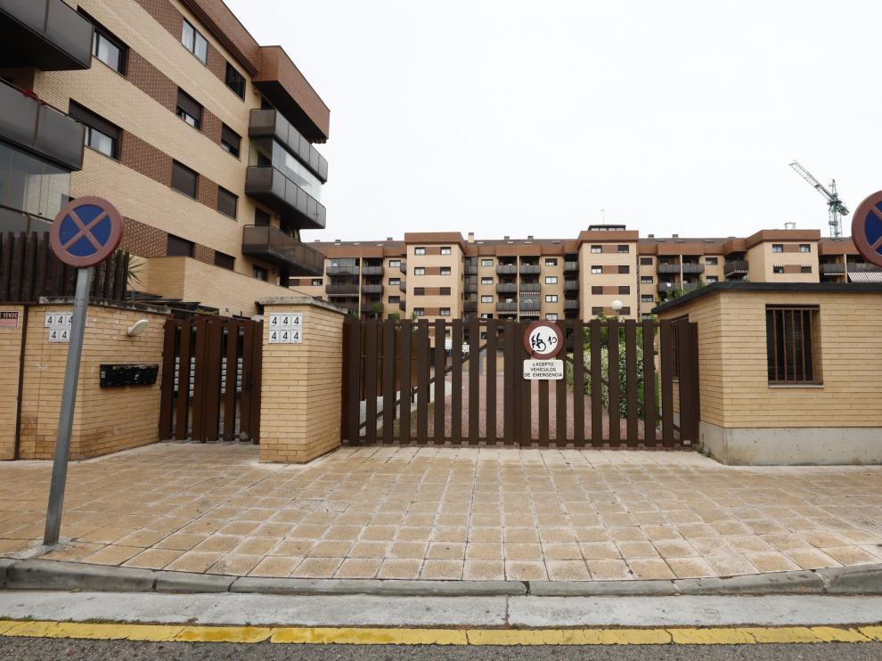 Entrada de la finca donde ha ocurrido el suceso.