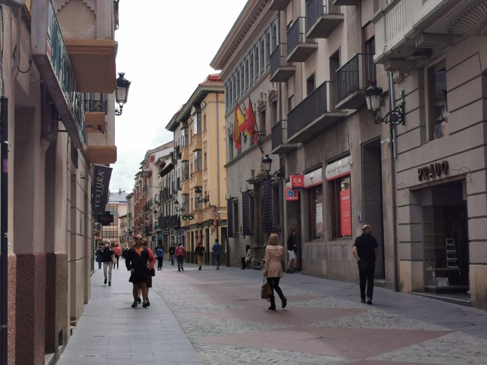 Ambiente de las calles de Jaca este sábado.