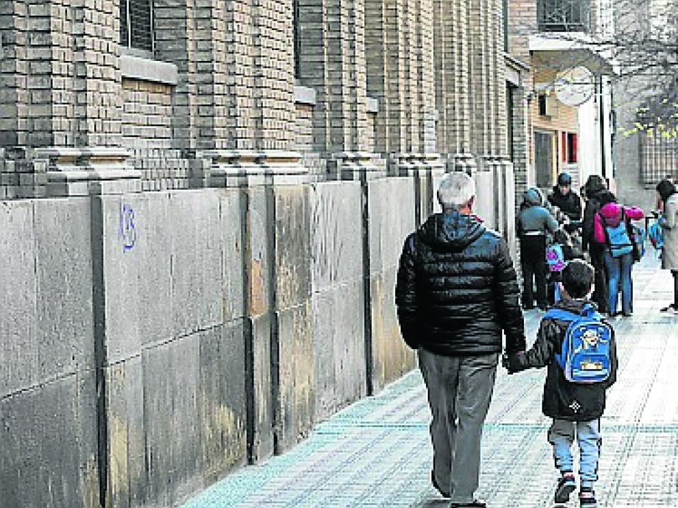 Exterior del colegio Gascón y Marín en Zaragoza