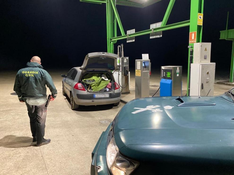 Un agente de la Guardia Civil en el dispositivo de rescate de las tres mujeres que estaban de acampada en Yesa.