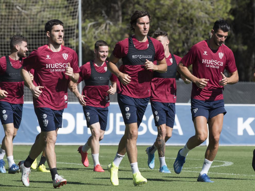 Pedro Mosquera, en el centro del grupo, durante la sesión de este miércoles.