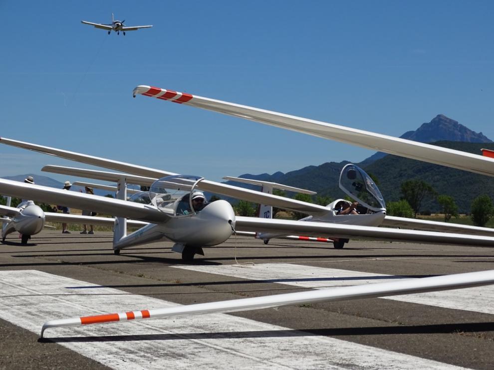 Instalaciones del aeródromo de Santa Cilia, que espera abrir el día 25 para el vuelo a vela.