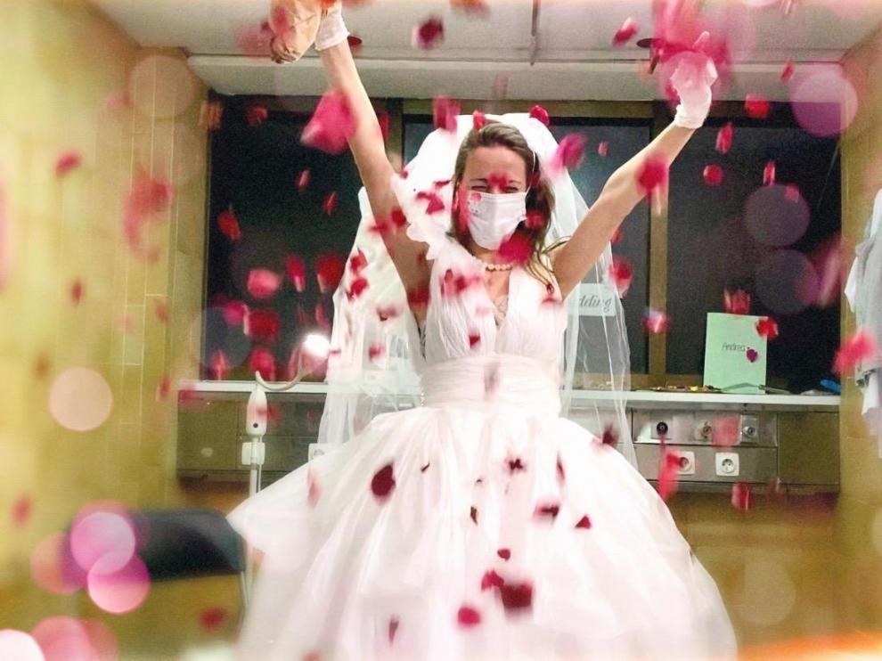 La sorpresa que recibió una enfermera aragonesa el día de su boda en el hospital de Barcelona