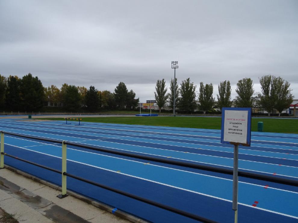 Pistas de atletismo de la ciudad deportiva de Huesca.