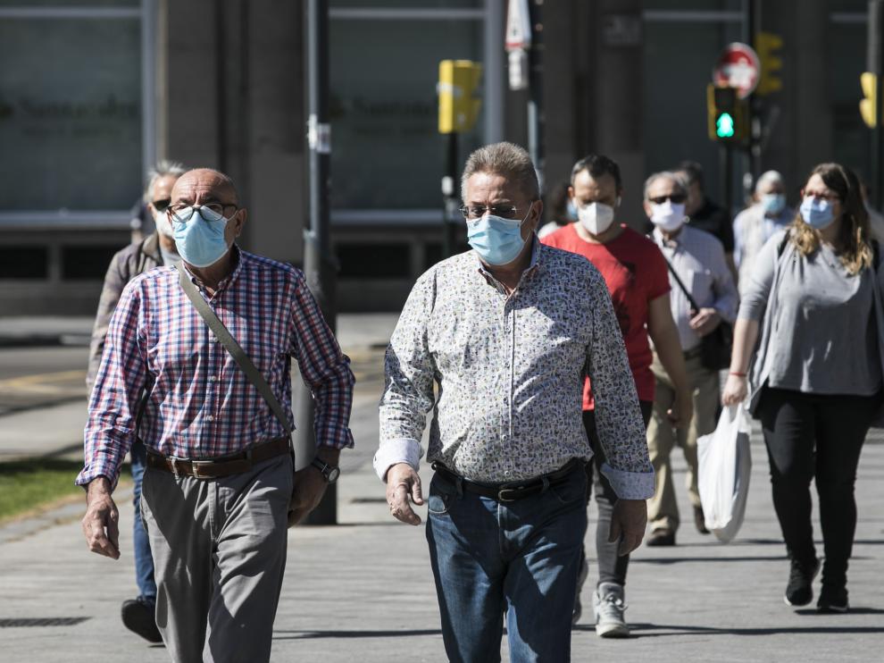 Primer día de uso de mascarillas en Zaragoza