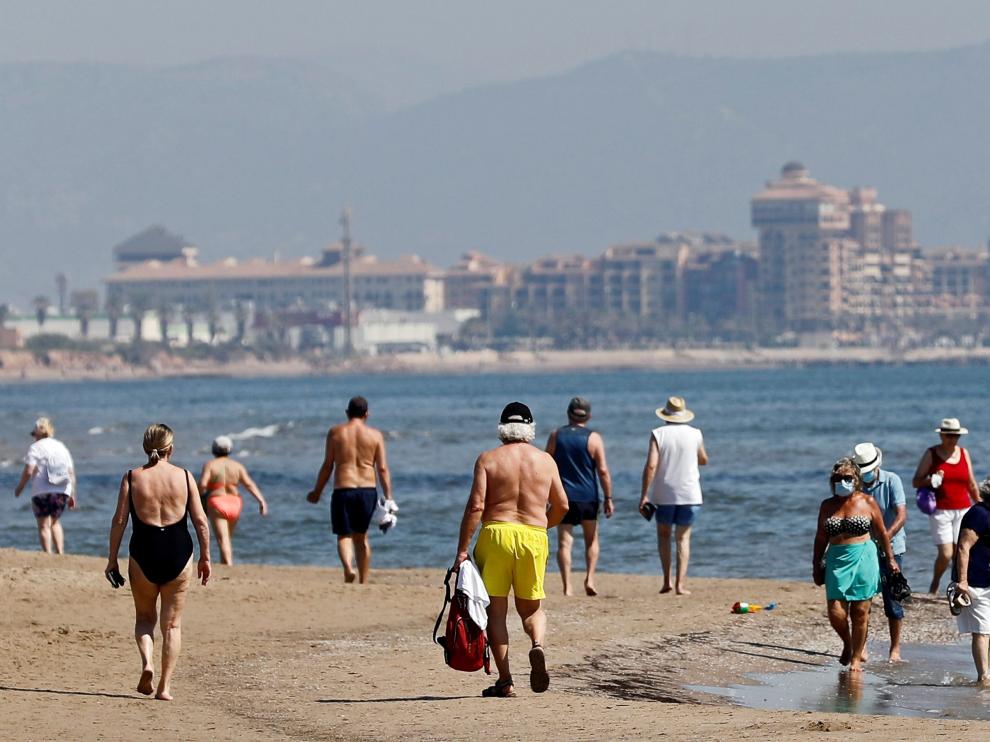 El protocolo de playas pide definir aforos y controlar las concentraciones