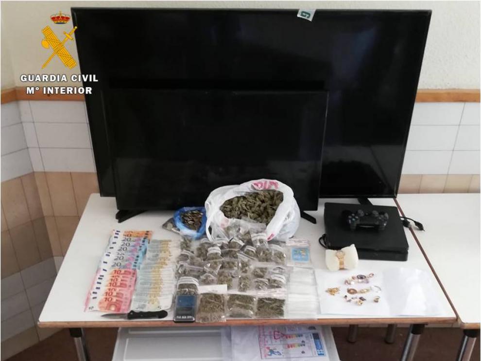 Objetos y sustancia intervenida