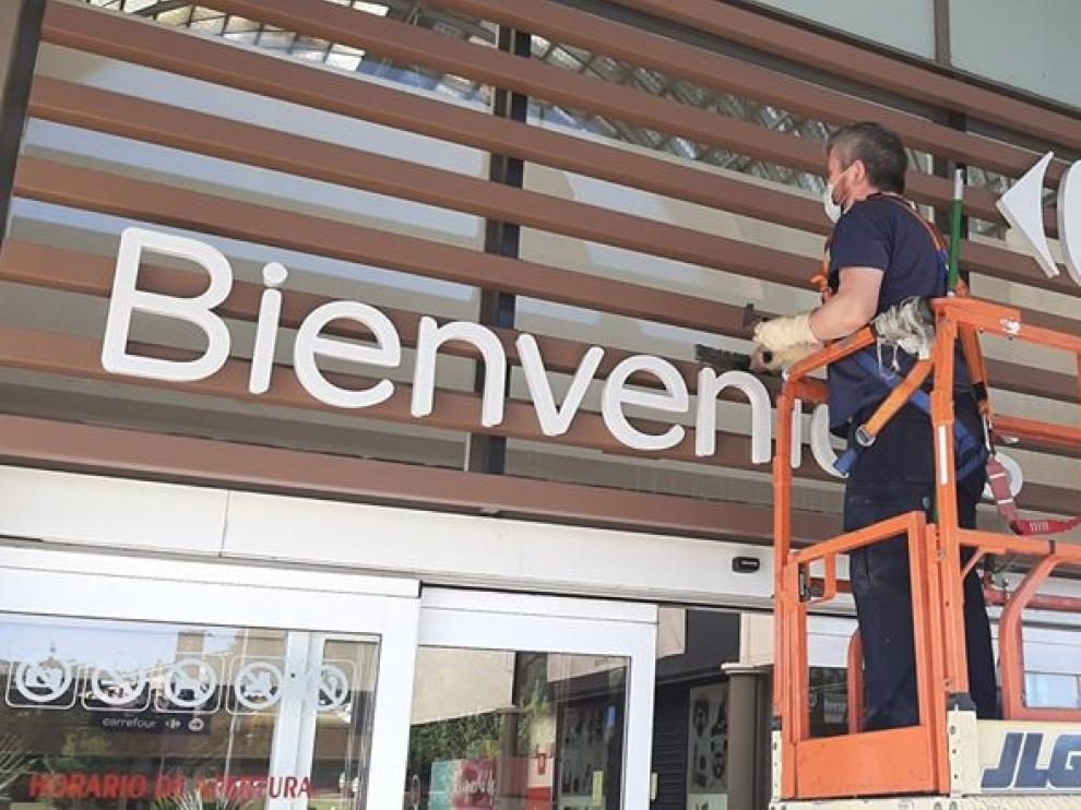 Esta semana se ha realizado una completa desinfección y limpieza de todo el centro comercial.