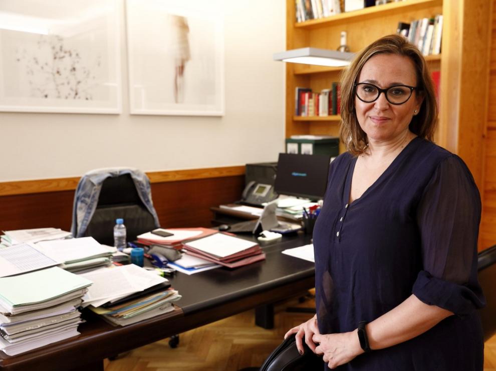 La consejera de Presidencia, Mayte Pérez, en su despacho del Pignatelli.