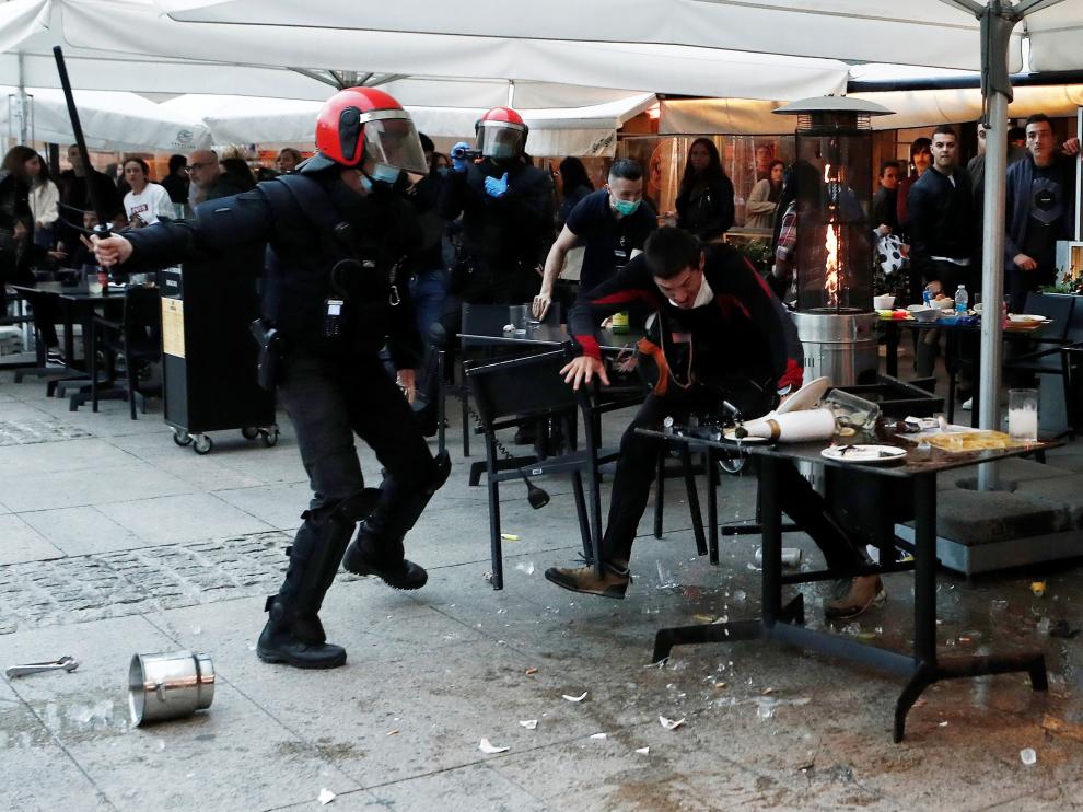 Pamplona registra incidentes al increpar ciudadanos a jóvenes en apoyo a Ruiz