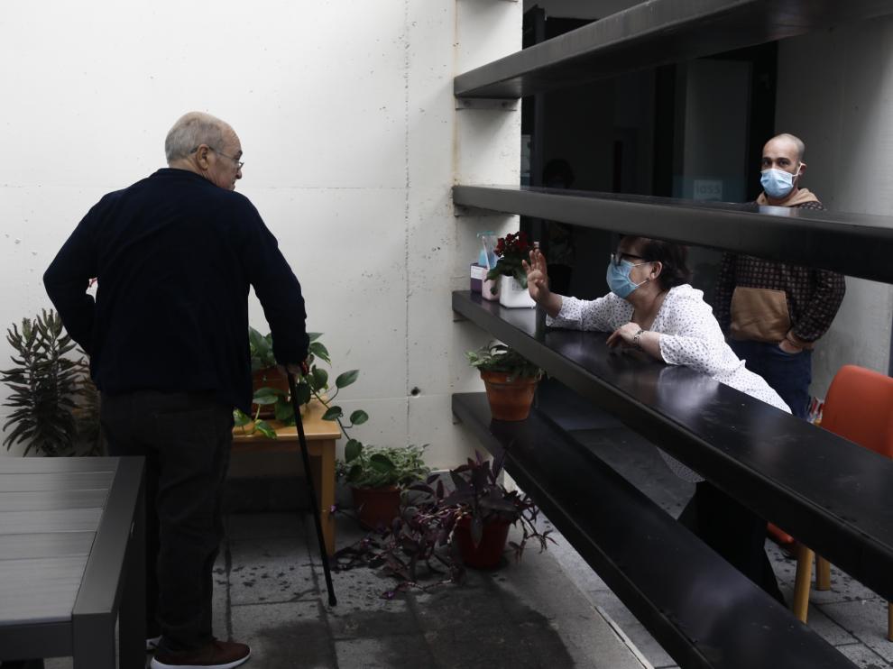 Emotivos reencuentros en las residencias de mayores