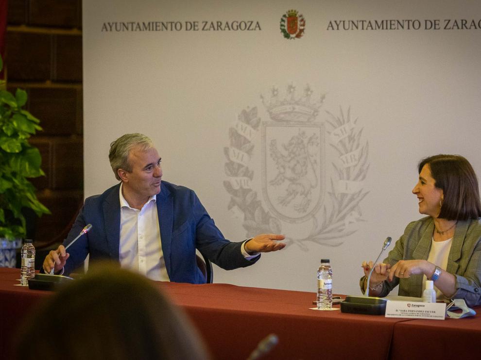 Comisión por el Futuro de Zaragoza y rueda de prensa tras la reunión.