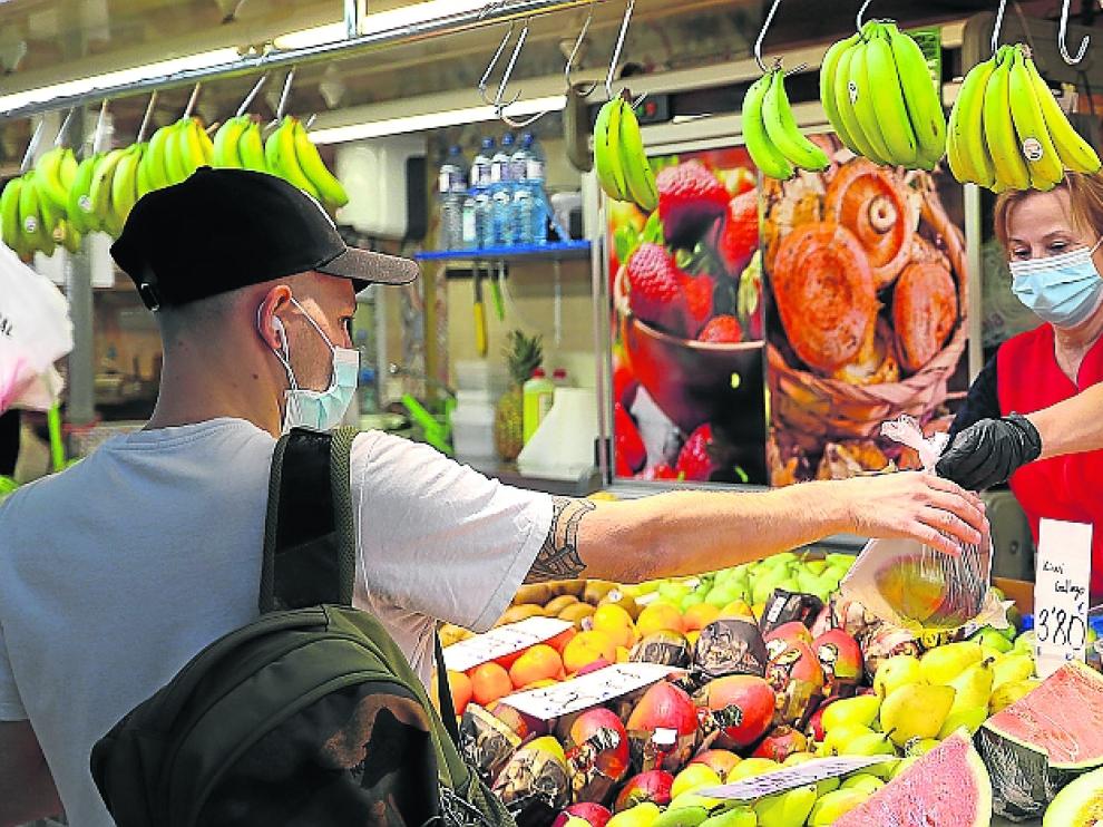 Frutas y hortalizas son dos de los productos al alza en la cesta.