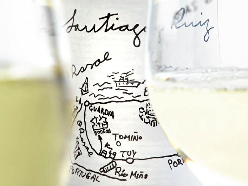 Etiqueta del vino blanco Santiago Ruiz.