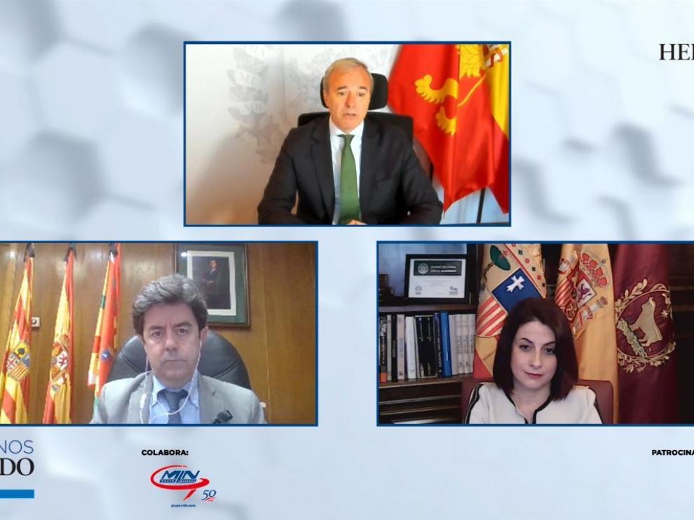 Jorge Azcón, Luis Felipe y Emma Buj, en un momento del coloquio organizado por HERALDO.