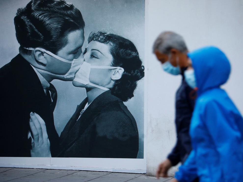 La mascarilla es un elemento nuevo con el que habrá que lidiar al maquillarse.