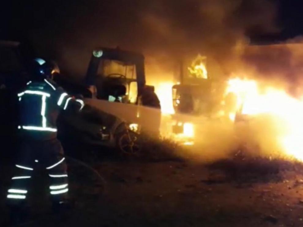 Actuación de los bomberos en La muela.