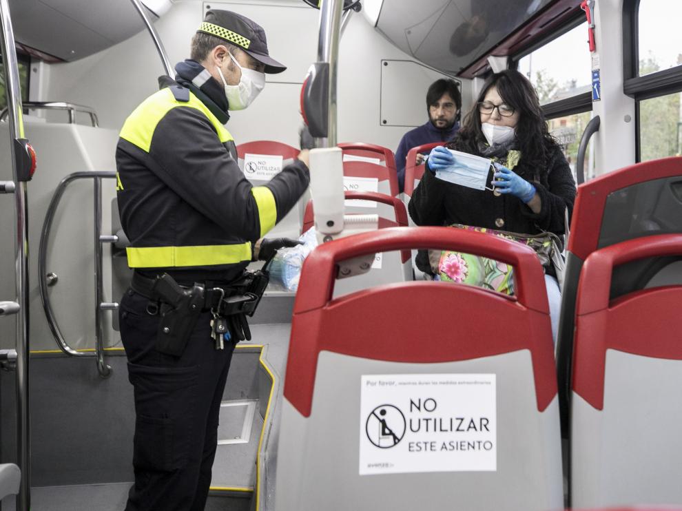 El transporte público ha reducido el número de viajeros.